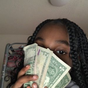 Meet your Posher, Daniya